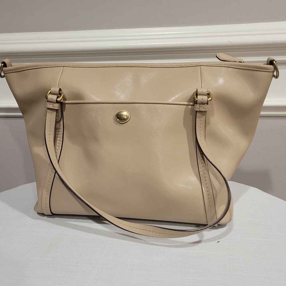 Coach Peyton leather pocket tote bag  F25667 Sand